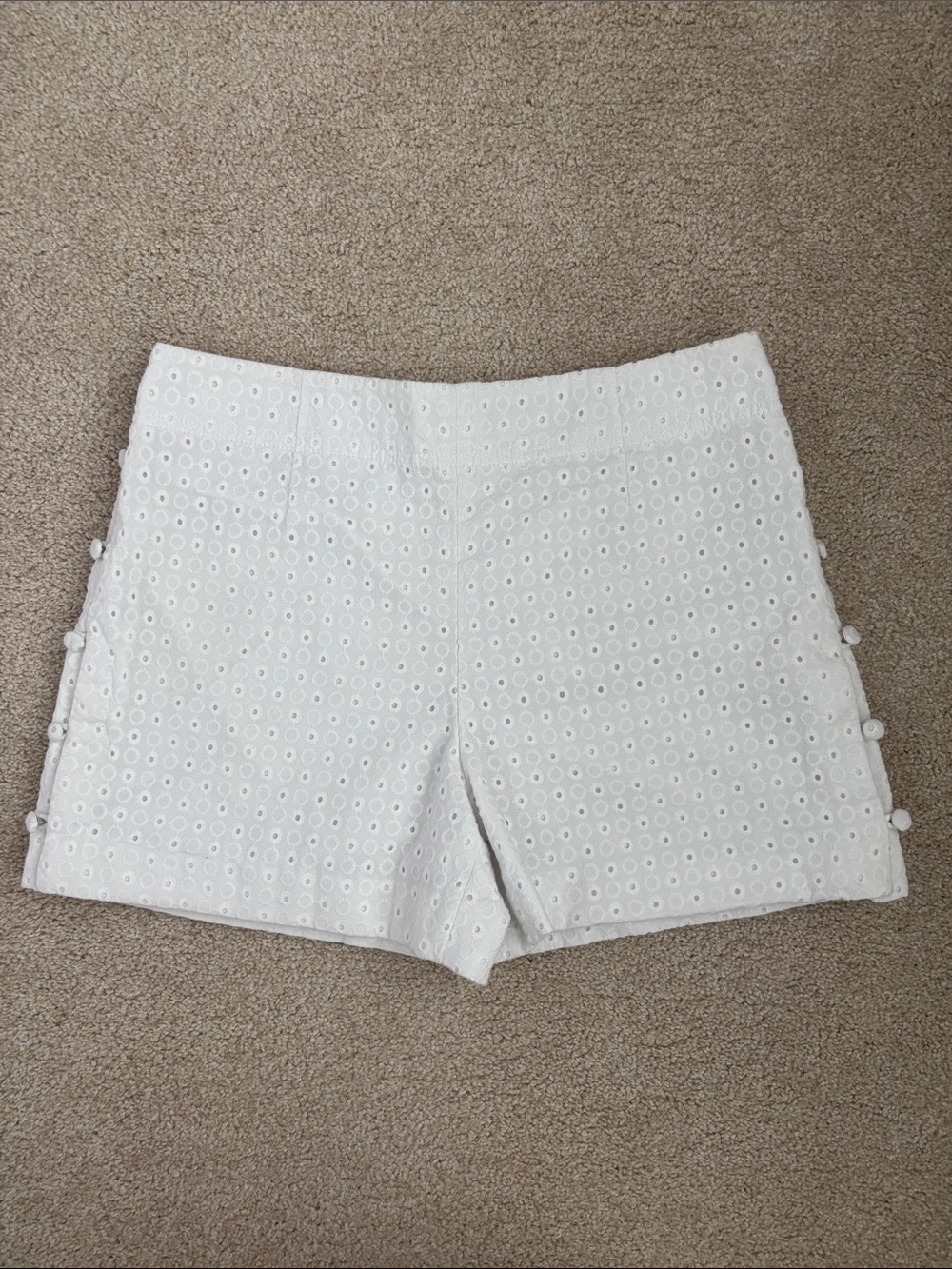 Club Monaco Womens White Eyelet Side Buttons Chino Shorts Size 6